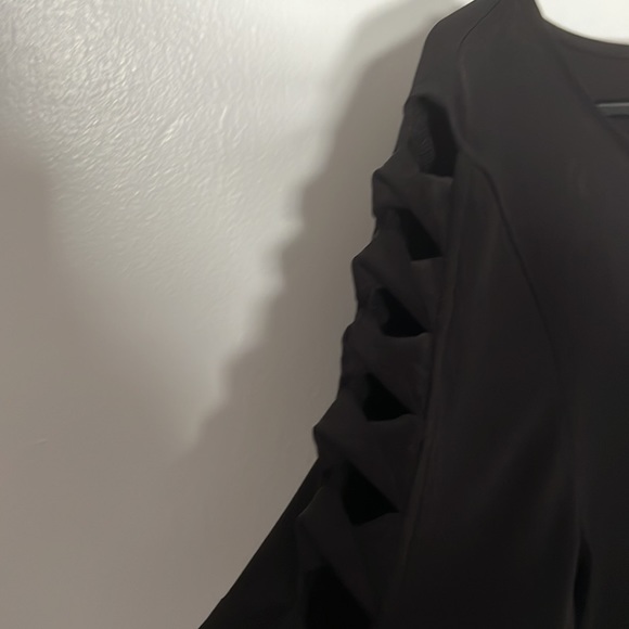 Women’s Michael Kohrs small black top - Picture 3 of 3